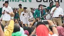 Tidak hanya Raffi Ahmad dan Nagita Slavina. Rhoma Irama ikut terlihat dalam acara kampanye. "Bang Haji Rhoma pada gitar, Mas @aniesbaswedan & saya pada vokal. Perkenalkan kami adalah SONE..KAT!," Sandiaga (dok. Instagram)