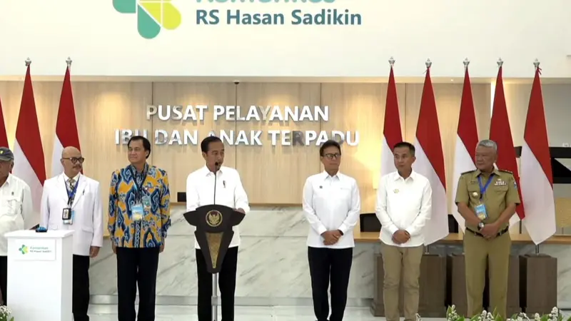 Presiden Joko Widodo atau Jokowi meresmikan gedung Pelayanan Kesehatan Ibu dan Anak Rumah Sakit Hasan Sadikin (RSHS) Bandung.