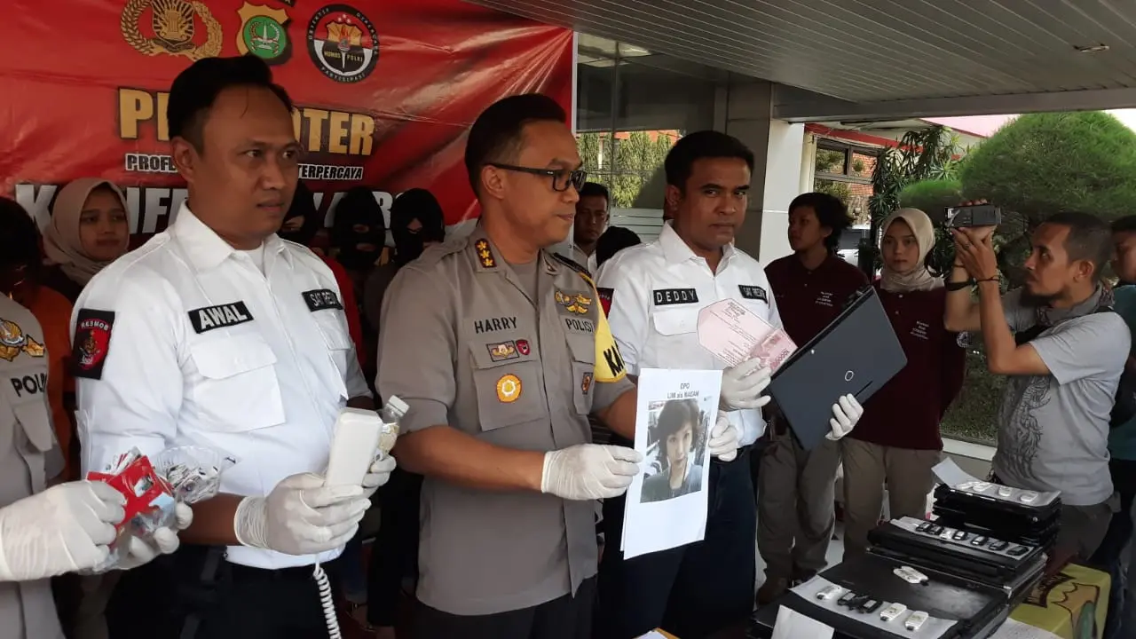 Praktek prostitusi via telepon, beredar di Tangerang.