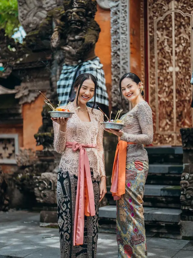 Anya Geraldine jadi gadis Bali (Instagram/anyageraldine)