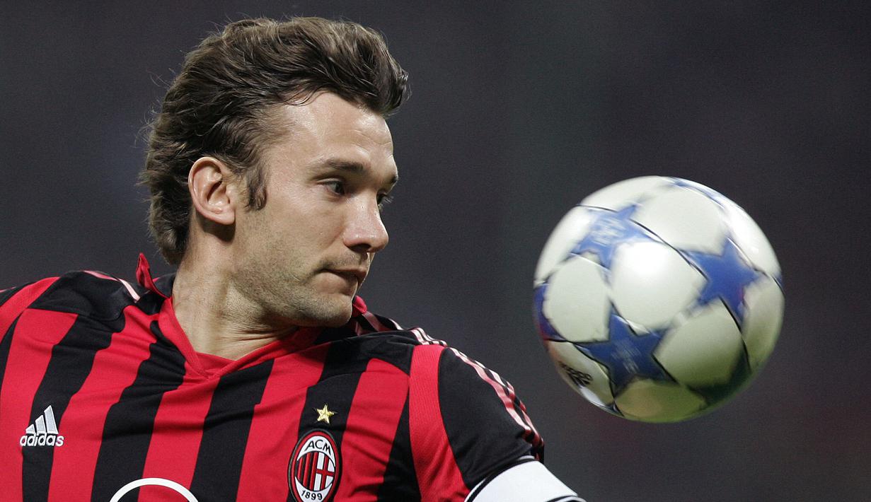 Nama pertama ada Andriy Shevchenko. Pemain berkebangsaan Ukraina itu berahasil mencetak 9 gol di babak perempatfinal Liga Champions saat berseragam Dynamo Kyiv, AC Milan, dan Chelsea. Shevchenko total telah mencetak 48 gol dalam 100 penampilannya di Liga Champions. (AFP/Patrick Hertzog)