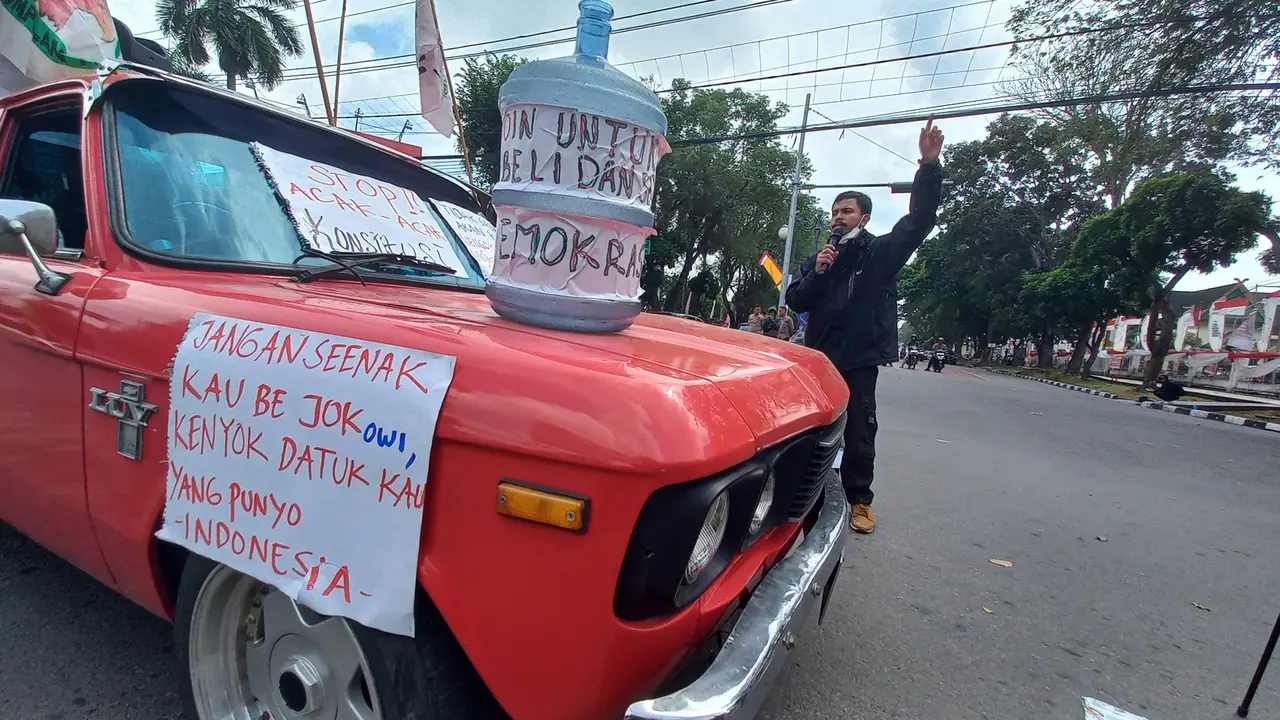Aksi demo kecam RUU Pilkada