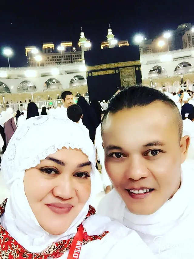 [Bintang] Dikabarkan Bercerai, Ini 8 Foto Kebersamaan Sule dan Lina