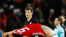 Penyerang MU, Zlatan Ibrahimovic membuka kostum dengan tubuh yang dipenuhi tato usai pertandingan melawan Zorya Luhansk pada laga Liga Eropa di Stadion Old Trafford, Inggris (29/9). (Reuters/Jason Cairnduff)