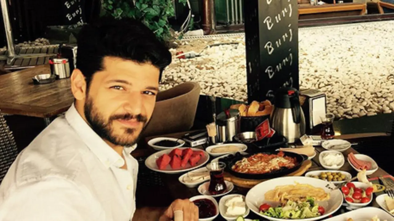 Selim dalam Serial Elif juga Ucapkan HUT RI