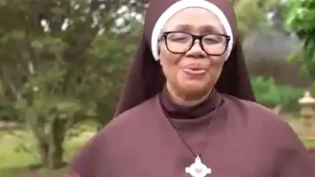 Biarawati Alexa Yonsion terinspirasi membuat lagu untuk mengenang hilangnya ke-53 Prajurit TNI AL Kapal Selam KRI Nanggala 402