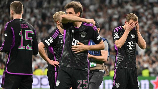 Foto: Nyesek! Bayern Munchen Nir Gelar Musim Ini usai Tersingkir dari Liga Champions