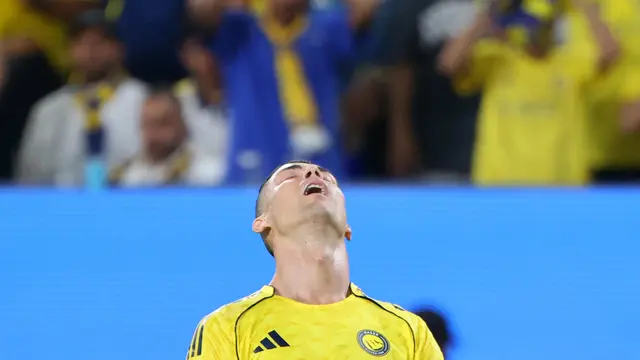Ekspresi kekecewaan Cristiano Ronaldo di final ACL 2 saat Al Nassr lawan Gamba Osaka