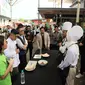 Sebanyak 32 anak muda yang juga ahli masak masakan Nusantara, berkumpul dan adu skill dalam memeprebutkan gelar Koki Muda Nusantara atau KoMuNu, di area Downtown Walk, Summarecon Mall Bandung.