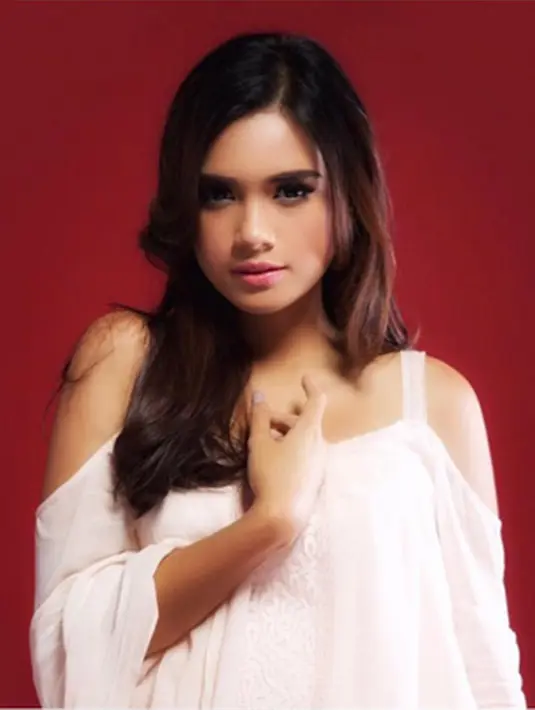 Aura yang memesona, tak heran banyak penggemar yang terlena dengan kecantikannya. (Via Instagram/@audimarissa)