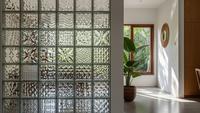 Cara Menata Glassbox Rumah Biar Rapi dan Cantik Maksimal, Cocok untuk Hunian Modern