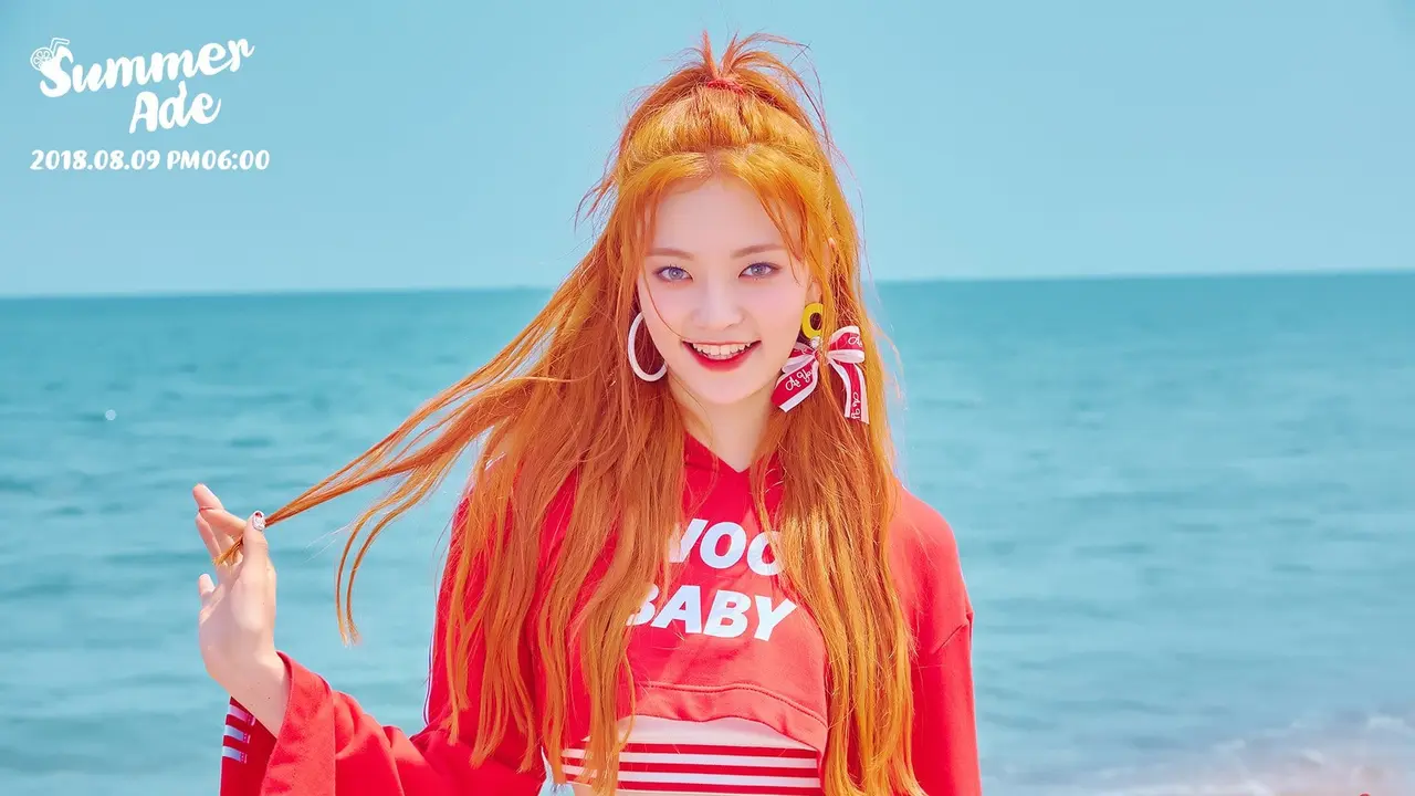 Somyi eks DIA. (PocketDol Studio via Soompi)