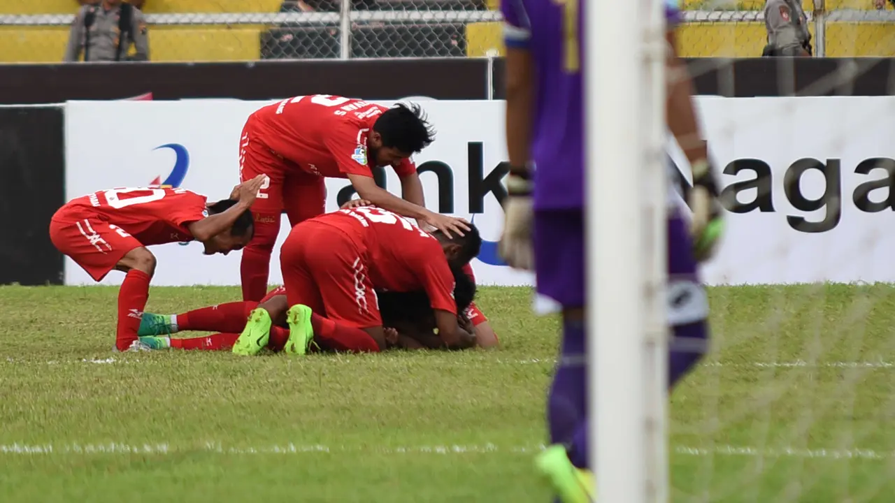 Semen Padang vs Persela Lamongan
