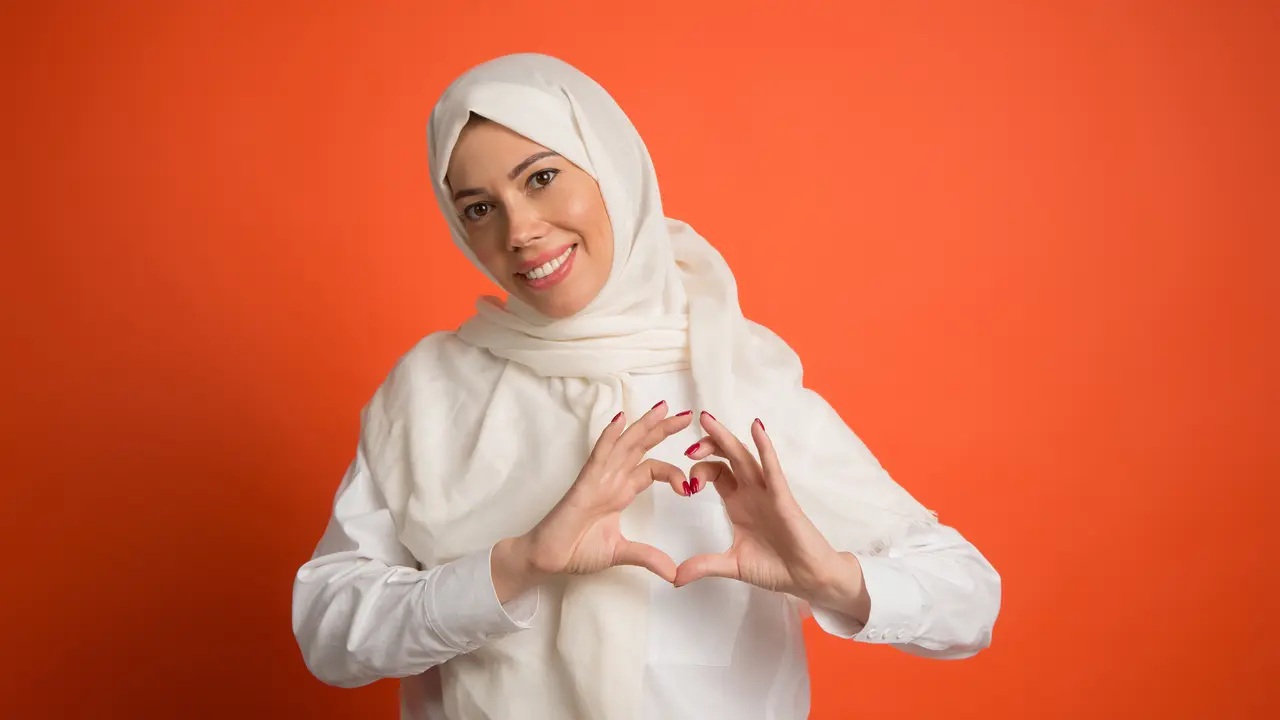 Ilustrasi kasih sayang, cinta, muslimah, Islami