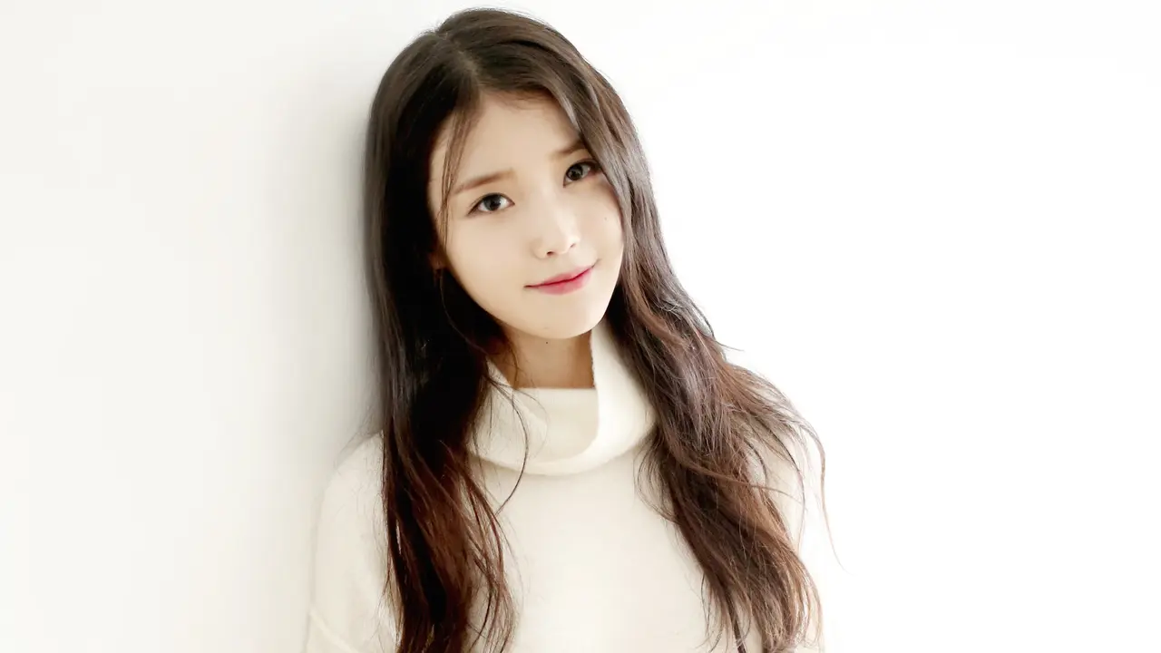 [Bintang] IU Kembali Tanda Tangan Kontrak dengan Kakao M