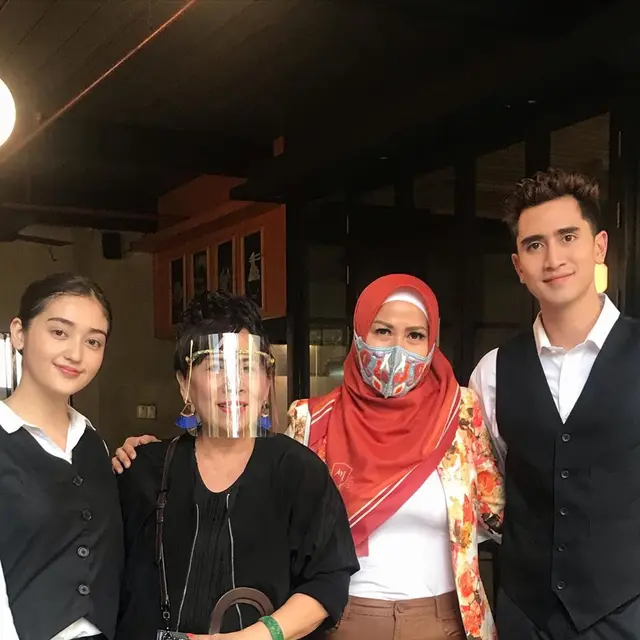 6 Potret Kebersamaan Ranty Maria dan Venna Melinda, Bak Anak Kandung