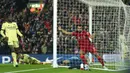 Pemain Liverpool Mohamed Salah (kanan) melakukan selebrasi usai mencetak gol ke gawang Arsenal pada pertandingan sepak bola Liga Inggris di Stadion Anfield, Liverpool, Inggris, 20 November 2021. Liverpool menang 4-0. (AP Photo/Jon Super)