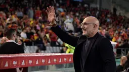 Hal itu berarti De la Fuente masih akan menjadi nakhoda skuad La Furia Roja di Piala Eropa 2028. (AFP/Cristina Quicler)