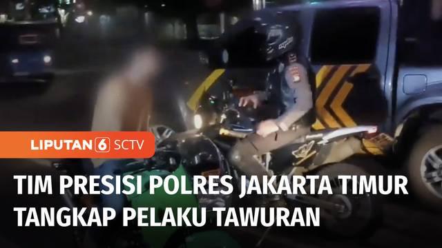Tim Perintis Presisi dari Polres Metro Jakarta Timur menangkap pelaku balap liar dan sejumlah pelaku tawuran. Polisi juga menyita sejumlah senjata tajam yang digunakan dalam tawuran.