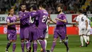 Pemain Real Madrid merayakan gol ke gawang Cultural Leonesa pada leg pertama babak 32 besar Copa del Rey di Reino de Leon, Leon, Rabu (26/10/2016). (AFP/Cesar Manso)