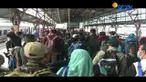 Hari pertama masuk kerja usai cuti bersama lebaran, arus balik penumpang di Stasiun Pasar Senen dan Terminal Kampung Rambutan Jakarta, masih terjadi.