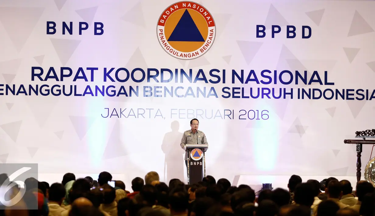 Kepala Badan Nasional Penanggulangan Bencana (BNPB) Willem Rampangilei memberikan kata sambutan saat pembukaan Rapat Koordinasi Nasional (Rakornas) Penanggulangan Bencana seluruh Indonesia di Jakarta, Rabu (24/2). (Liputan6.com/Faizal Fanani)