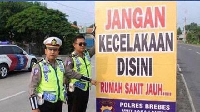 Jelang Mudik Lebaran, Ini Spanduk Lucu Supaya Hati-hati di Jalan