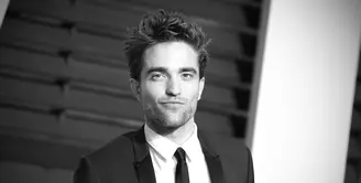 Sudah berencana menikah, pasangan Robert Pattinson dan Twigs kembali menundanya. Namun, keduanya tetap inginkan seorang anak. (AFP/Bintang.com)