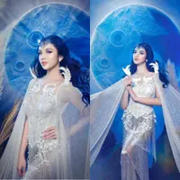 Potret Terbaru Lyodra Ginting Kenakan Busana Model Korset Putih