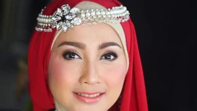 [Bintang] Desy Ratnasari