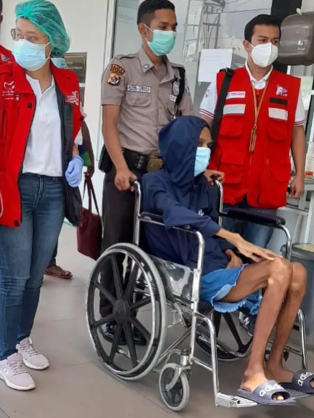 [Fimela] Denny Sumargo Lelang Jarsey