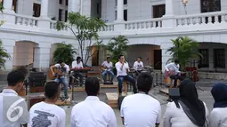 Suasana Intimate Music Concert bertajuk "Eargasm Noah" yang digagas oleh vidio.com, bersama 16 sahabat Noah di kawasan kota, Jakarta,Rabu (15/6/2016). Band Noah membawakan 8 lagu dalam konser tersebut (Liputan6.com/Herman Zakharia)