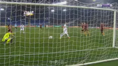 Berita video AS Roma vs Lyon di babak 16 besar Liga Europa, Jumat (17/3/2017). This video presented by Ballball.