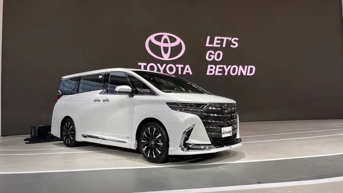 All New Toyota Alphard HEV Meluncur di GIIAS 2023. (Liputan6.com/Raden Trimutia Hatta)