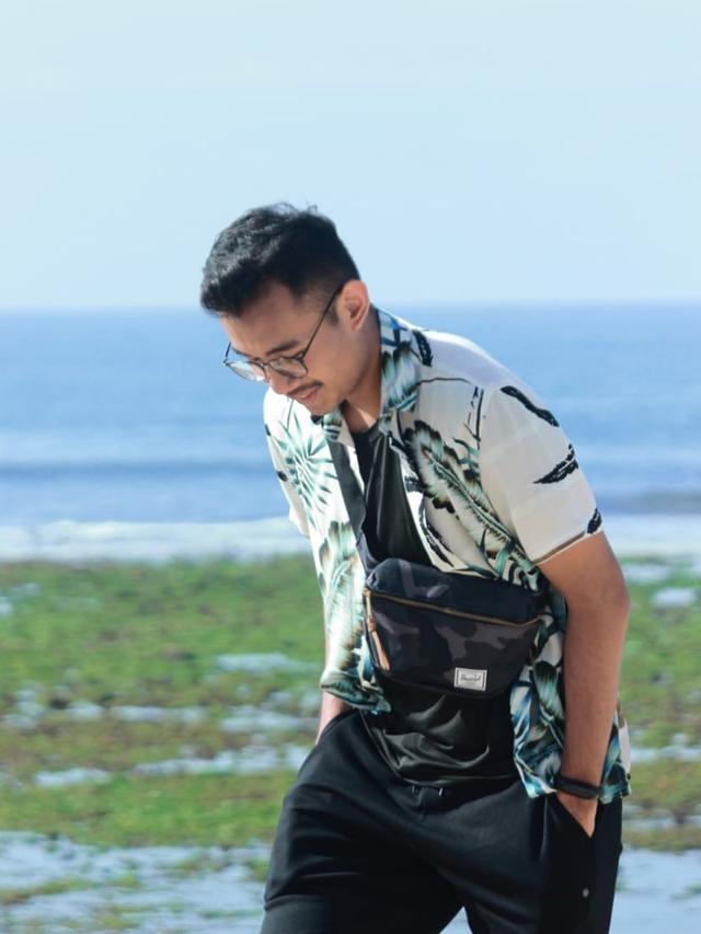 6 Potret Bagas Maulana di Luar Lapangan, Juara All England 2022