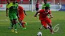 Laga SCM Cup 2015 antara Persija Jakarta kontra Persebaya Surabaya berakhir imbang 1-1 di Stadion H Agus Salim, Padang, Senin (19/1/2015). (Liputan6.com/Johan Tallo)
