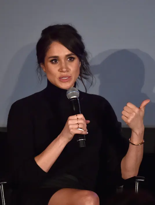 Selain itu Pangeran Harry menyatakan bahwa ini adalah kehidupan masa depannya bersama Meghan Markle. Untuk itu Harry menginginkan agar pemberitaan soal dirinya dan Meghan tidak berlebihan.  (AFP/Bintang.com)