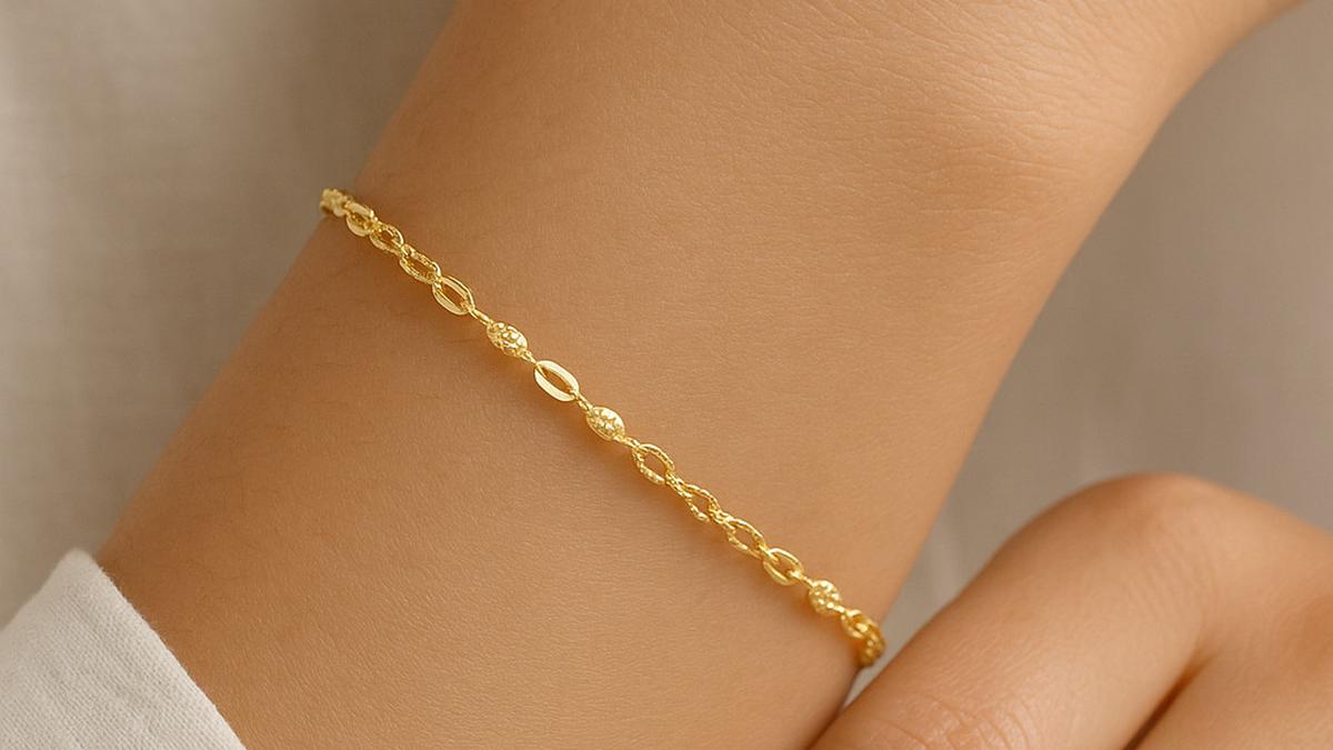 7 Model Gelang Emas Rantai Tipis untuk Ibu Muda Terpopuler 2026, Elegan dan Fashionable