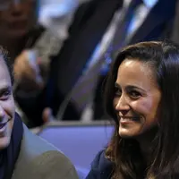 Kabar bahagia tengah meliputi Pippa Middleton dan kekasihnya, James Matthews. Adik dari Kate Middleton ini mengumumkan pernikahannya akan digelar tahun 2017. (Dailymail/Bintang.com)