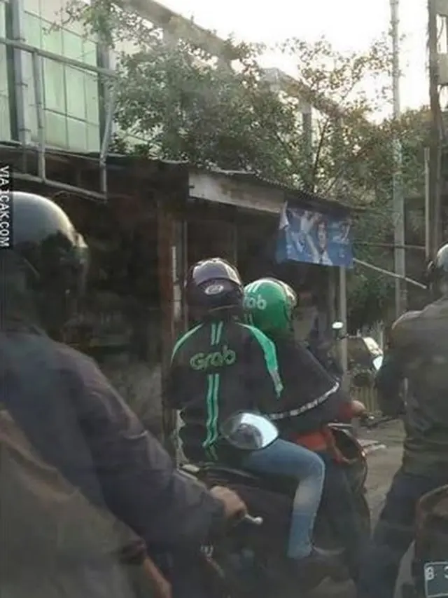 Bukti Ketangguhan Emak-emak saat di Jalanan (Ist)