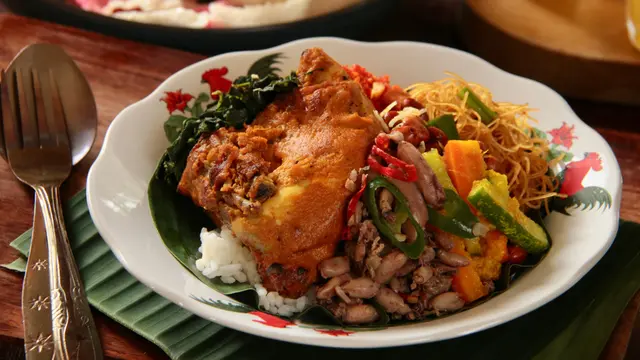 4 Tempat Makan Nasi Campur Terkenal di Bali, Enaknya Dijamin Nagih