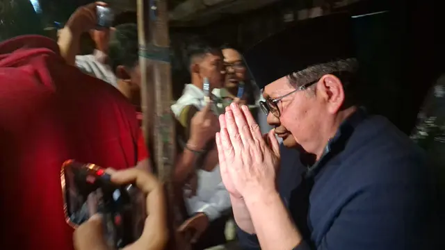_Gubernur Pramono Anung Melayat ke Rumah Duka Korban Kericuhan di Pejompongan