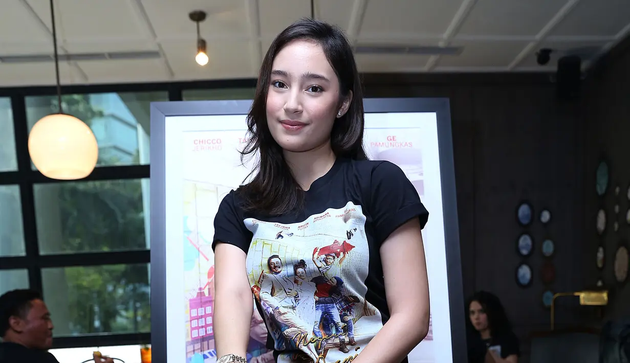 Ternyata proses syuting film ‘Negeri Van Oranje’ ini sempat tertunda sementara waktu karena kondisi fisik Tatjana Saphira yang sempat ‘drop’ menghadapi cuaca ekstrim  negeri kincir angin tersebut. (Galih W. Satria/Bintang.com) 