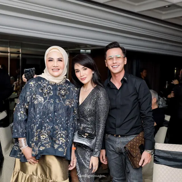 Ussy Sulistiawaty ditemani Andhika Pratama (Instagram/ussypratama)