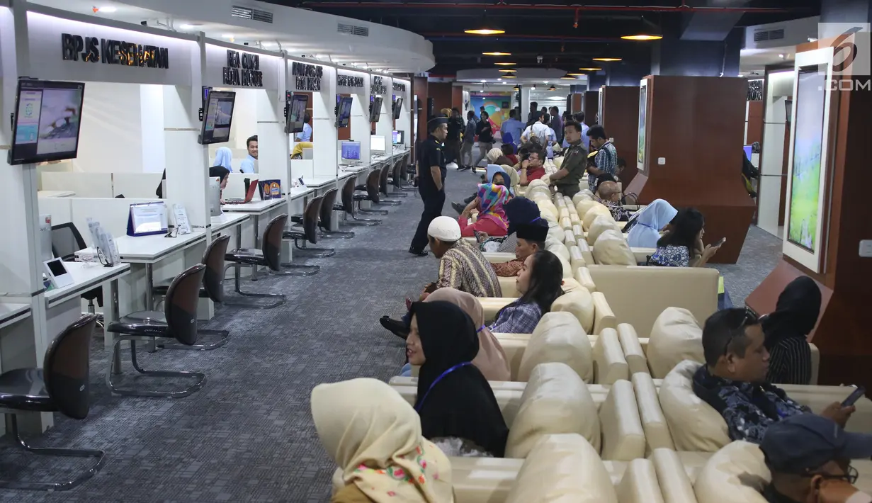 Suasana Mal Pelayanan Publik (MPP) yang berlokasi di Lippo Plaza Kebun Raya Bogor, Senin (26/8/2019).  MPP diharapkan dapat melayani masyarakat dan juga sekaligus menjadi destinasi wisata di Bogor. (Liputan6.com/Angga Yuniar)