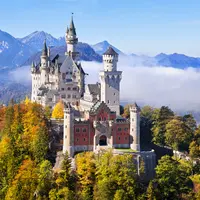 Hadirkan nuansa epik, kunjungan ke istana-istana mewah ini sayang untuk dilewatkan.