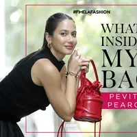 Yuk intip isi tas Pevita Pearce. Apa saja barang yang wajib dibawa setiap harinya?