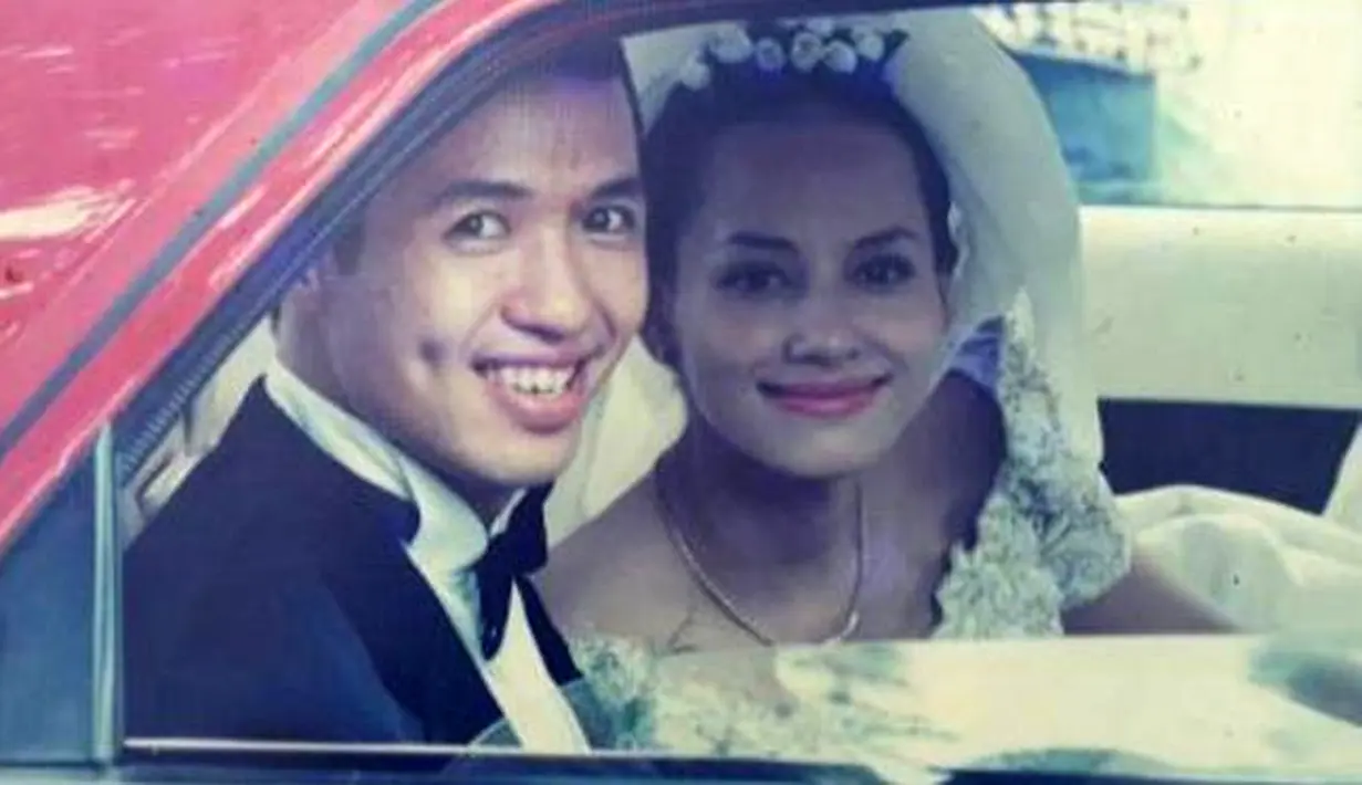 Tiga Syarat diajukan Jana sebelum resmi menikah. Erwin pun tidak keberatan dan akhirnya mereka resmi menikah 24 Juli 1998.  (Bintang.com/dok. Pribadi)