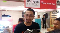 Vp Corporate communication Gojek Indonesia Michael Say menanggapi maraknya sopir taksi onlien Cirebon menjual mobil lantaran tidak memenuhi target. Foto (Liputan6.com / Panji Prayitno)