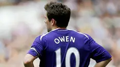 Newcastle's English striker Michael Owen is pictured during their Premier League football match against Tottenham at White Hart Lane, London, on April 19, 2009. AFP PHOTO/Glyn Kirk